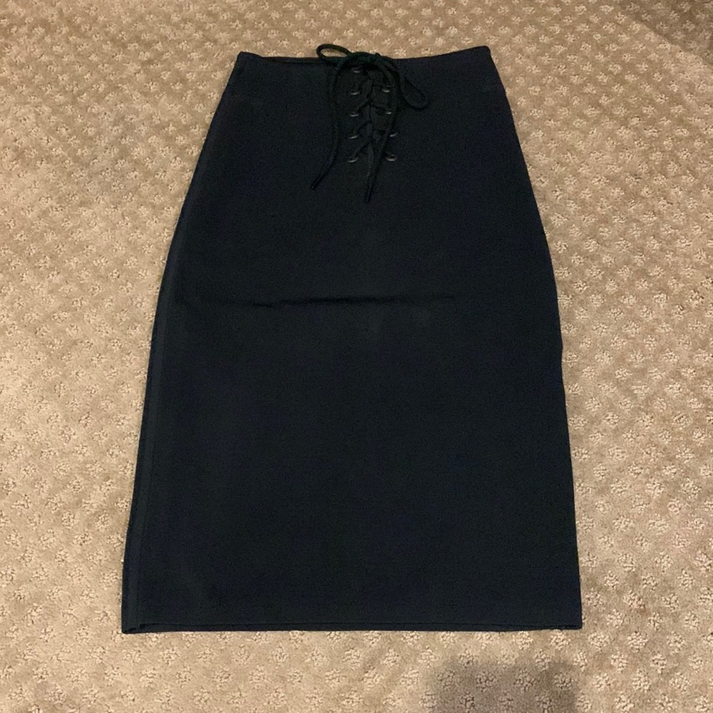 RAG & BONE Elegant Black Lace-Up Skirt - Picture 3 of 9